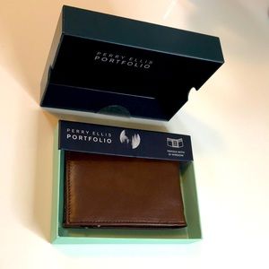 Nwt Perry Ellis Portfolio men wallet